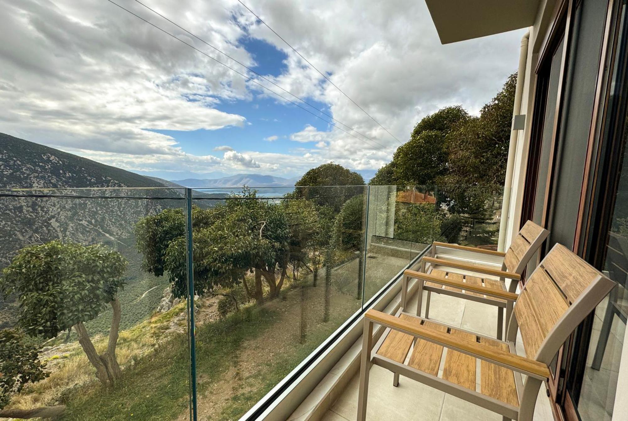 Komody Delfi Esterno foto